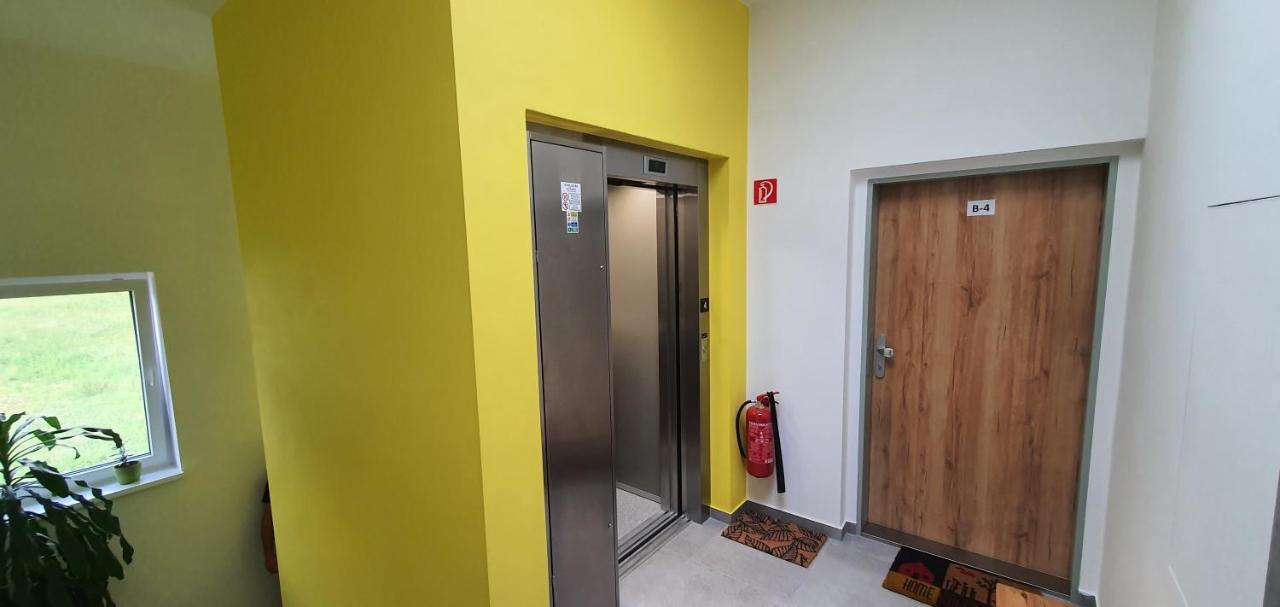 Penthouse Apartman Rezidencia Mineral Бардейовське-Купеле Екстер'єр фото